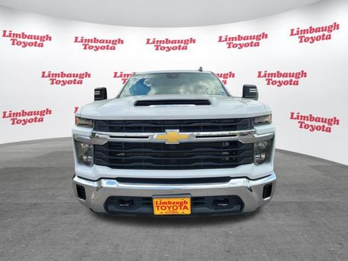 Used 2024 Chevrolet Silverado 2500 LT AWD/4WD image 19