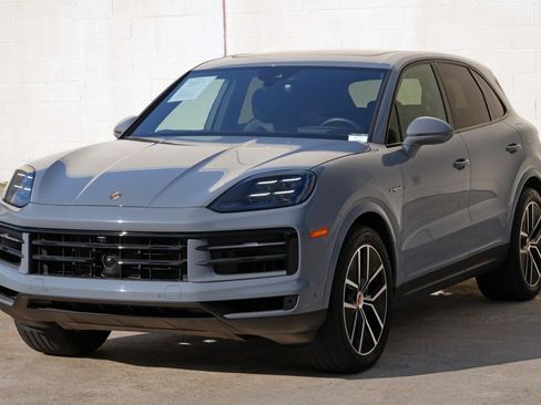 Used 2025 Porsche Cayenne E-Hybrid w/ Premium Package Plus AWD/4WD image 56
