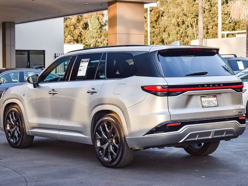 Used 2025 Lexus TX 500h AWD image 4