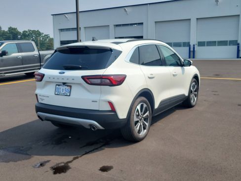 Used 2023 Ford Escape Platinum w/ Premium Technology Package image 4