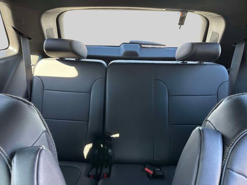 Certified 2023 Chevrolet Traverse LT w/ LT Premium Package image 12