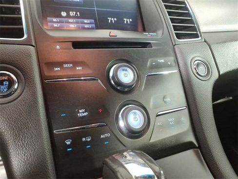 Used 2013 Ford Taurus SHO image 20