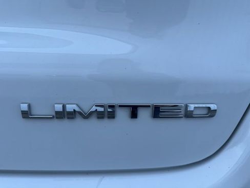 Used 2024 Jeep Compass Limited image 14