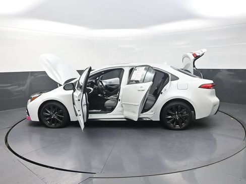 Used 2023 Toyota Corolla SE w/ SE Premium Package FWD image 33