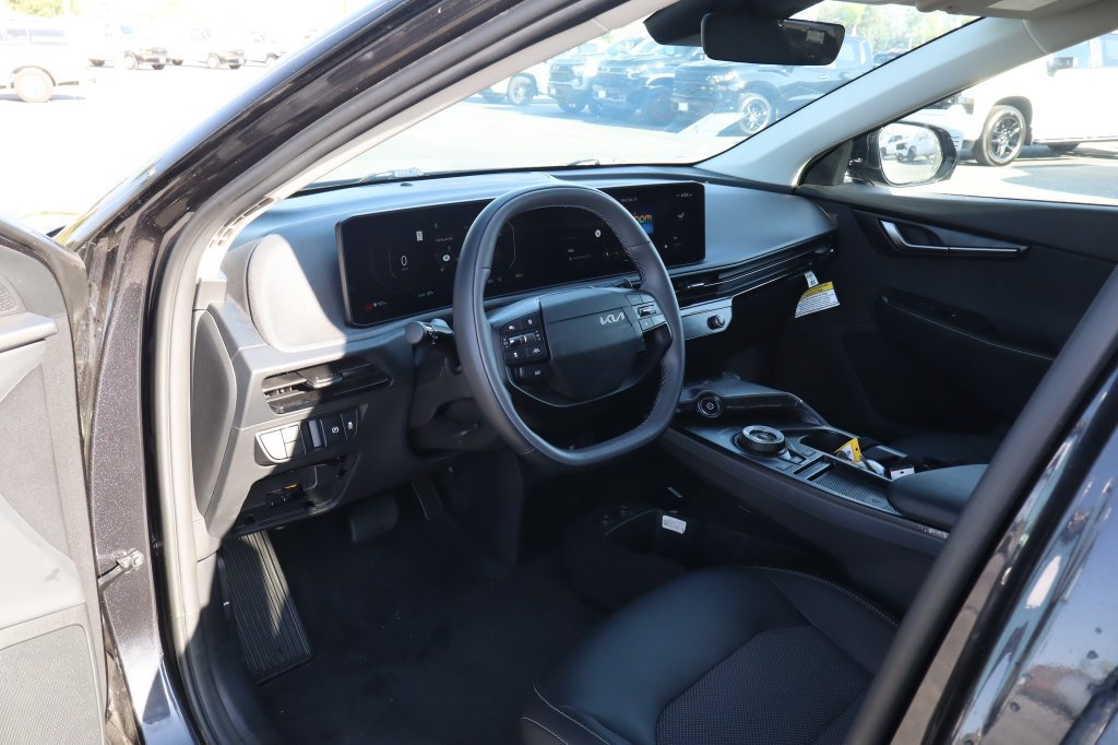 Used 2025 Kia EV6 Light RWD image 18