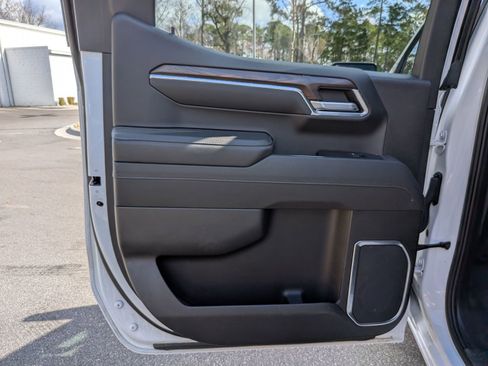 Used 2025 GMC Sierra 1500 SLT image 26