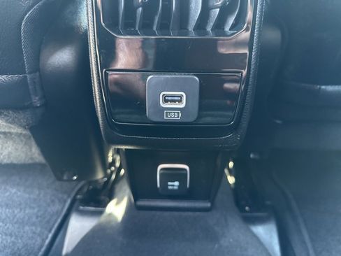 Certified 2022 Jeep Compass Limited image 32