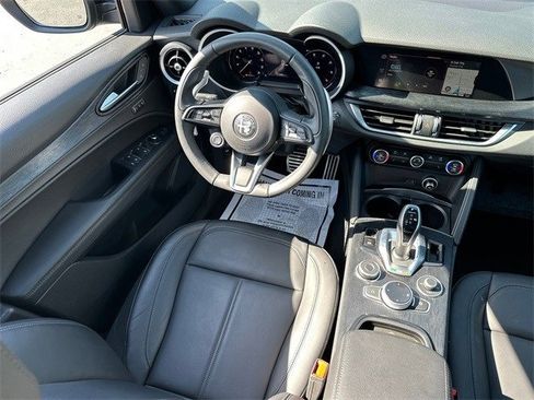 Used 2024 Alfa Romeo Stelvio Sprint image 16