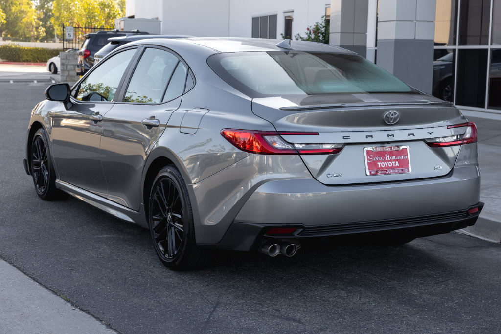 Certified 2025 Toyota Camry SE FWD image 7