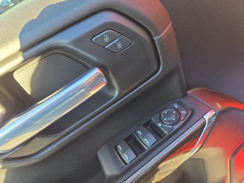 Used 2021 Chevrolet Silverado 1500 LT image 16