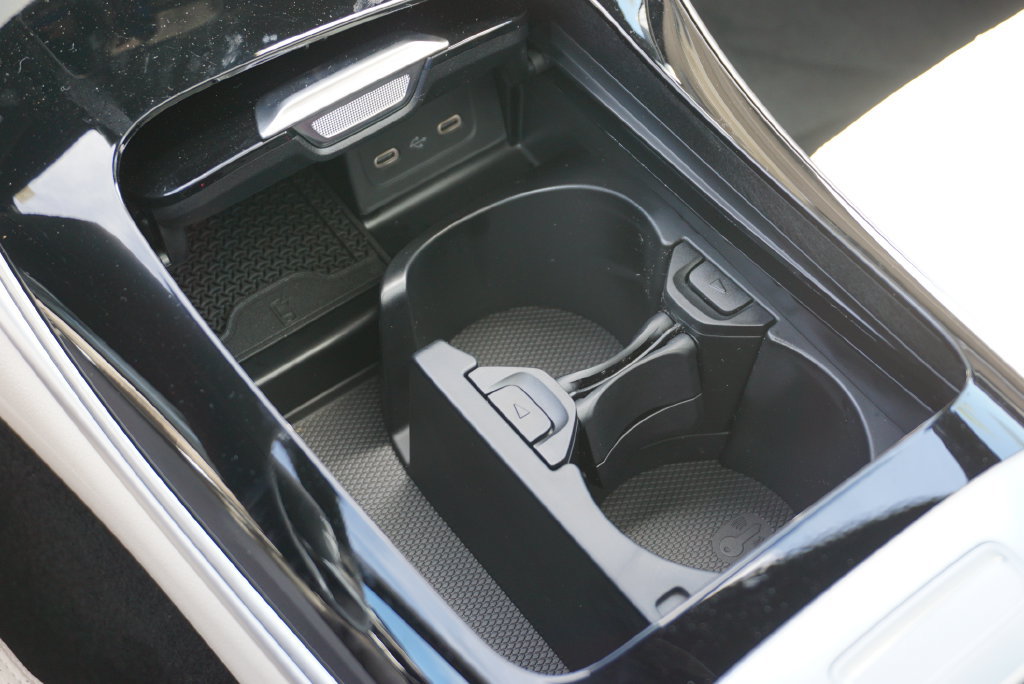 Used 2025 Mercedes-Benz C 300 4MATIC Sedan image 39