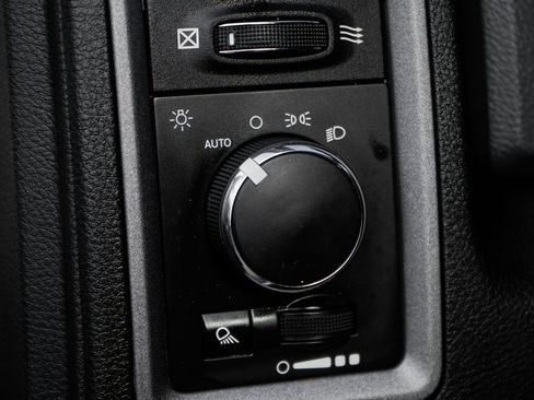 Used 2017 RAM 1500 Tradesman w/ Chrome Appearance Group image 16