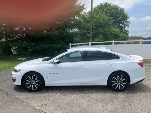 Used 2024 Chevrolet Malibu RS w/ LPO, Floor Liner Package FWD image 5