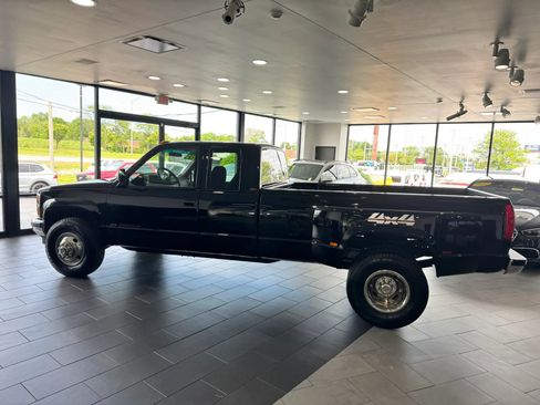 Used 1993 Chevrolet Silverado 3500 4x4 Extended Cab image 2