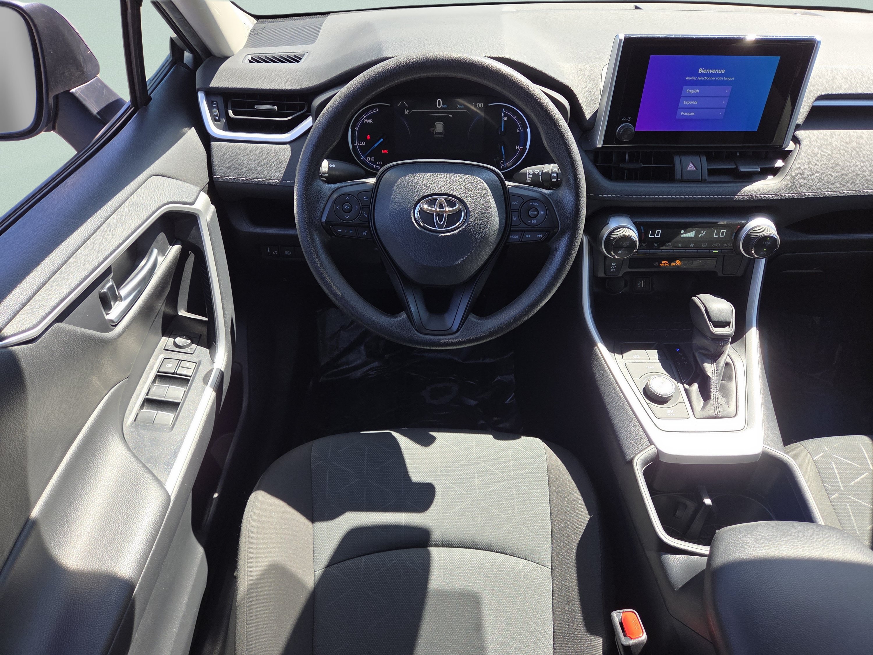 Used 2025 Toyota RAV4 XLE AWD/4WD image 4