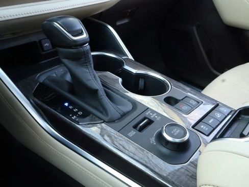 Used 2020 Toyota Highlander Limited image 21