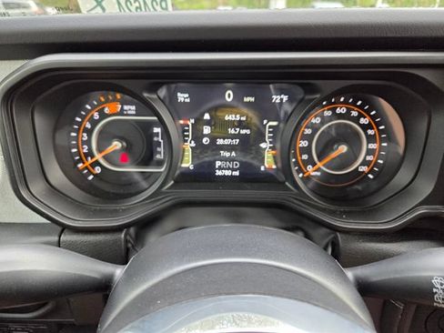 Used 2025 Jeep Wrangler Unlimited Sahara AWD/4WD image 37