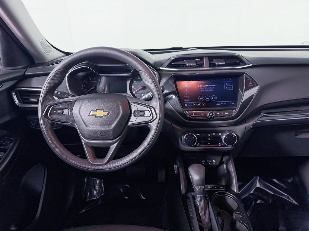 Used 2021 Chevrolet TrailBlazer LT w/ Convenience Package AWD/4WD image 17