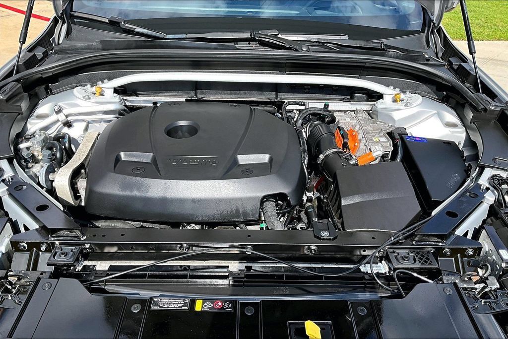 Certified 2023 Volvo XC60 T8 Polestar AWD/4WD image 13