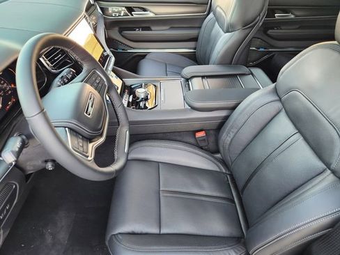 New 2026 Jeep Grand Wagoneer Summit w/ Premium Group III image 8