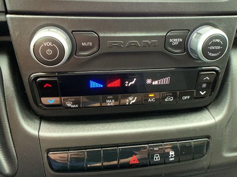 Used 2022 RAM ProMaster 2500 image 16