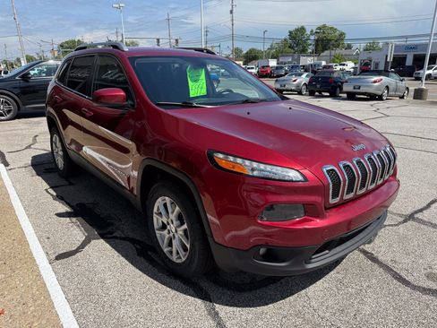 Used 2014 Jeep Cherokee Latitude w/ Cold Weather Group AWD/4WD image 4