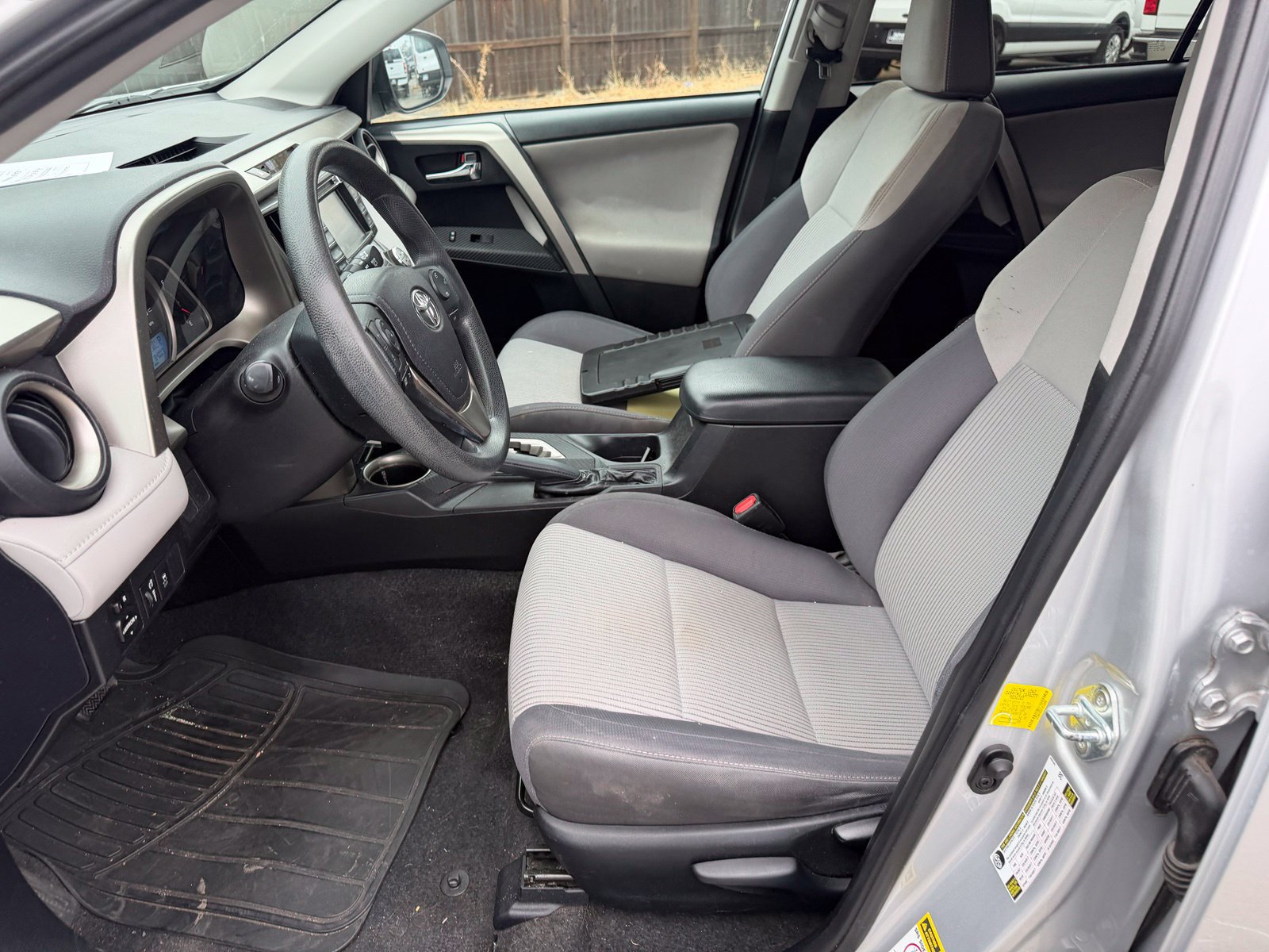 Used 2015 Toyota RAV4 XLE FWD image 10