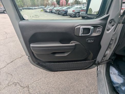 Used 2021 Jeep Wrangler Sport S image 14