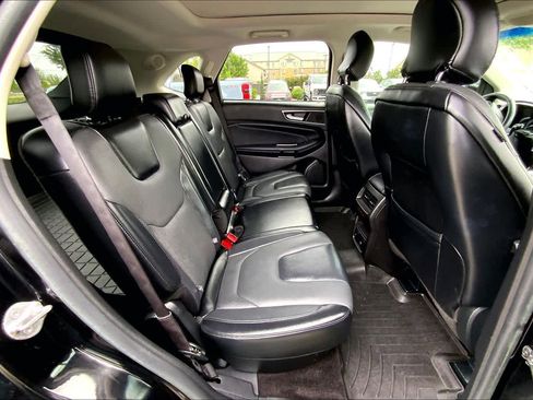 Used 2017 Ford Edge Titanium w/ Equipment Group 302A image 17