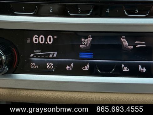 Used 2018 BMW 750i RWD image 27