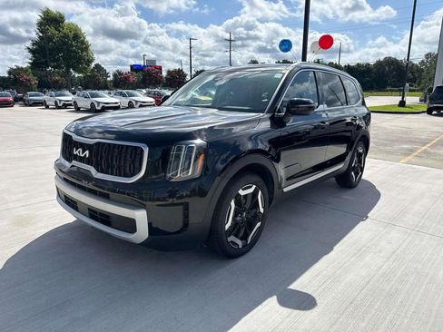 New 2025 Kia Telluride EX w/ EX Captain's Chair Package FWD image 3