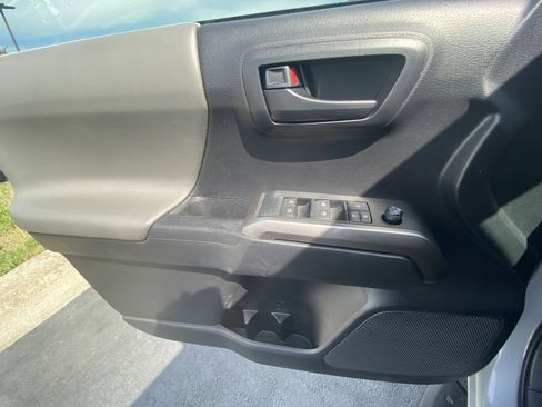 Certified 2021 Toyota Tacoma SR5 image 9