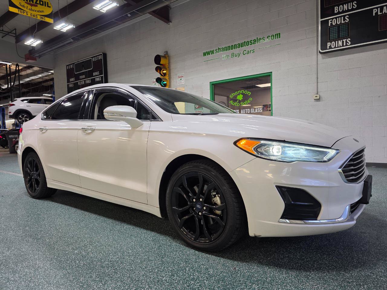 Used 2019 Ford Fusion SEL FWD image 4