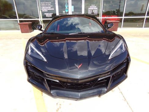 Used 2024 Chevrolet Corvette Z06 image 2