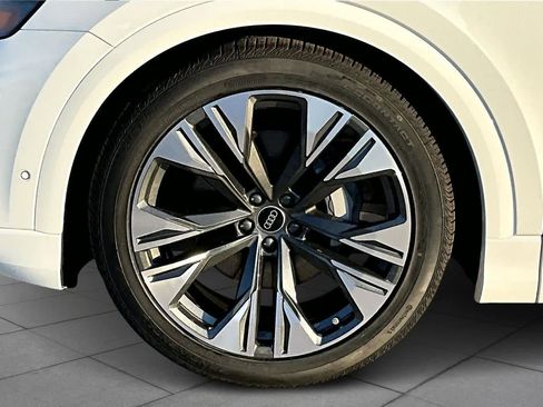 New 2026 Audi Q8 Premium Plus image 11