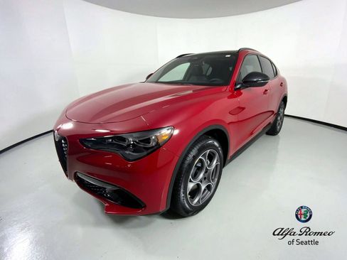 New 2025 Alfa Romeo Stelvio Sprint image 1