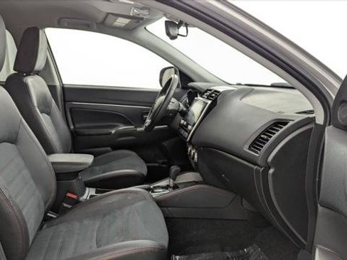 Used 2024 Mitsubishi Outlander Sport SE AWD/4WD image 18