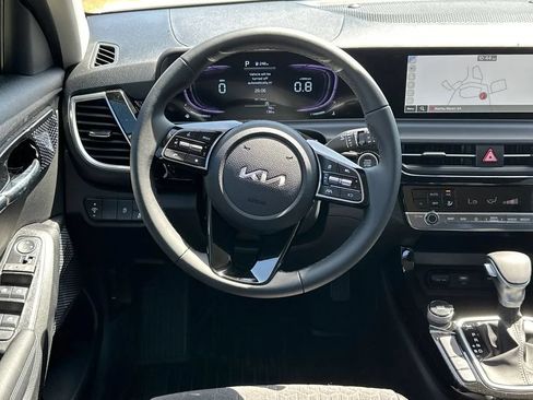 New 2026 Kia Seltos LX FWD image 23