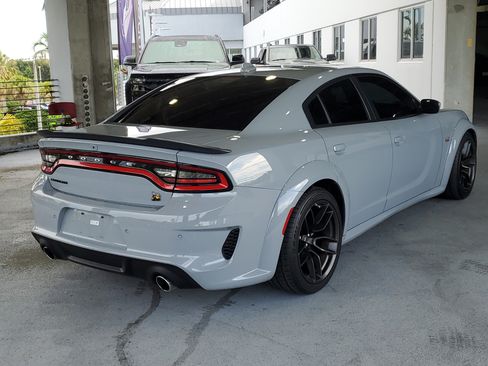 Used 2022 Dodge Charger Scat Pack RWD image 2