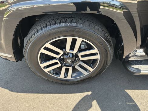 Used 2022 Toyota 4Runner Limited AWD/4WD image 13