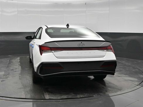 New 2026 Hyundai Elantra SEL Sport FWD image 6