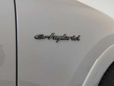 Used 2025 Porsche Cayenne Turbo AWD/4WD image 48