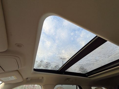 Certified 2023 Ford Explorer Limited w/ Limited Technology Package image 24