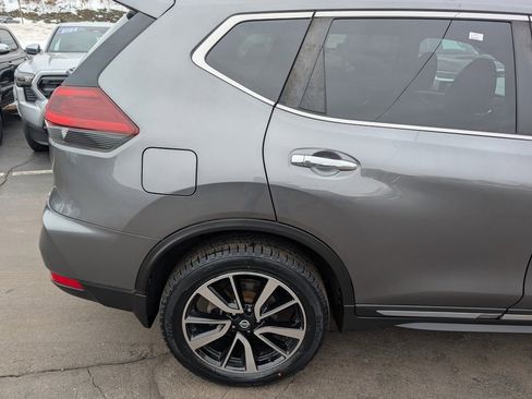 Used 2019 Nissan Rogue SL w/ Premium Package image 8