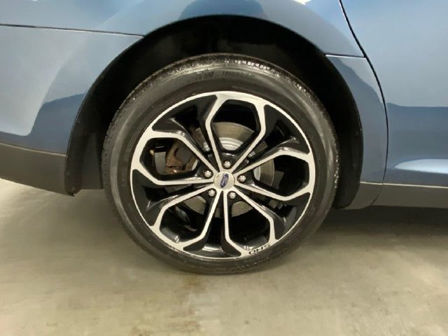 Used 2018 Ford Taurus SHO AWD/4WD image 18