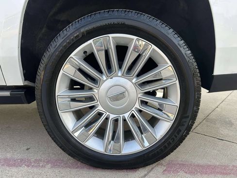 Used 2018 Cadillac Escalade ESV Platinum image 15