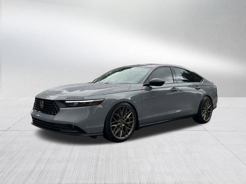 Used 2025 Honda Accord SE image 32