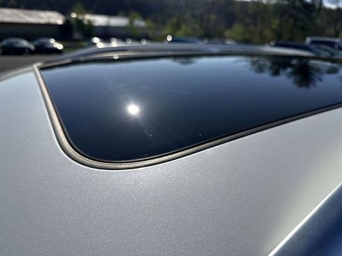 Used 2023 Volkswagen Tiguan SE image 11