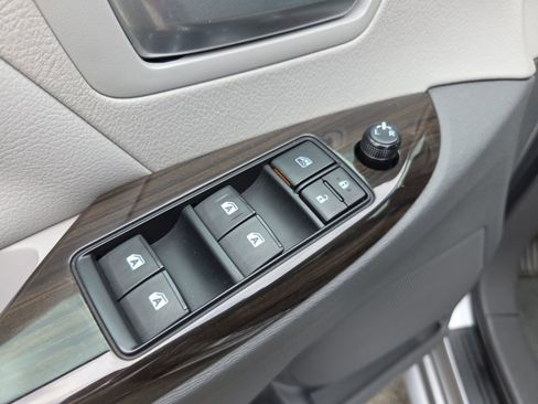 Used 2017 Toyota Sienna XLE image 20