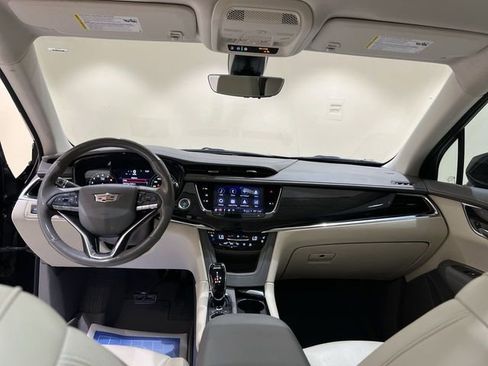 Used 2022 Cadillac XT6 Premium Luxury w/ Technology Package FWD image 19